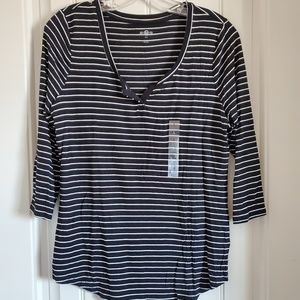SO V-Cut Neck shirt